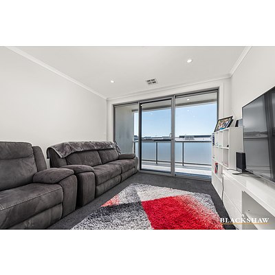 32 Chanter Terrace, Coombs ACT 2611