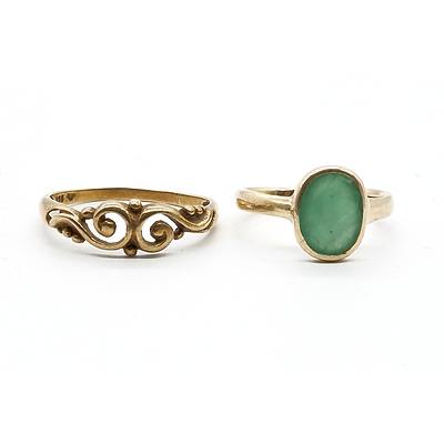 Two 9ct Yellow Gold Dress Rings, One with Chrysoprase, 3.6g