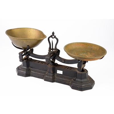 Antique Cast Iron 2 lb Scales with Copper Trays