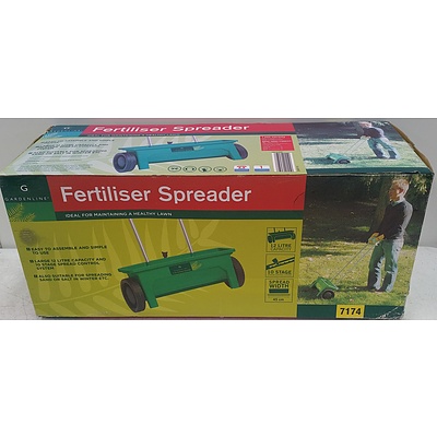Gardenline Fertiliser Spreader - New