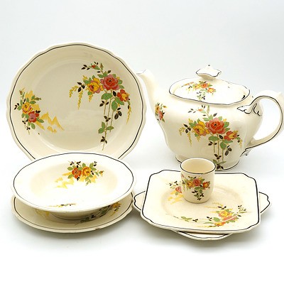 Various Royal Doulton Rosslyn Pattern Table and Serving Ware