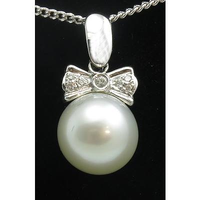 18ct White Gold South Sea Pearl & Diamond Pendant