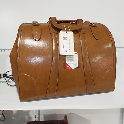 Nice Leather Gladstone Bag