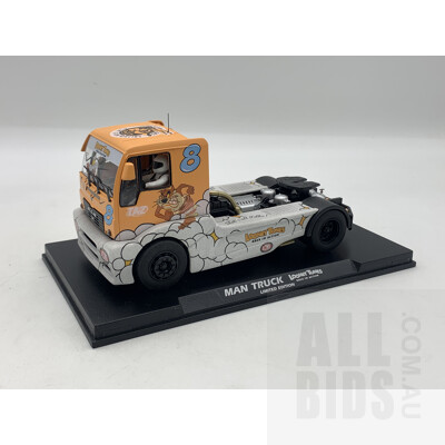 Flyslot , Man ,Looney Toons Back In Action Limited Edition , 1:32 Scale Model Truck