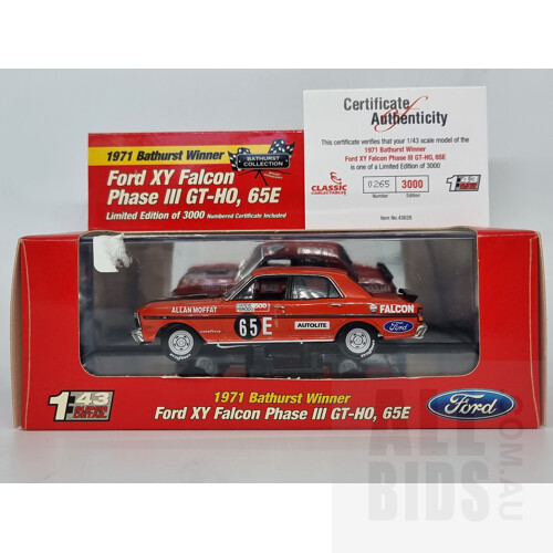 Classic Carlectables 1971 Ford XY Falcon Phase III GT-HO #65E, Bathurst Winner 265/3000 1:43 Scale Model Car