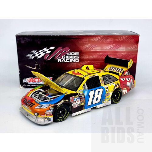 Action Racing Collectables 2010 Toyota Camry Kyle Busch #18 M&M's 1:24 Scale Model Car