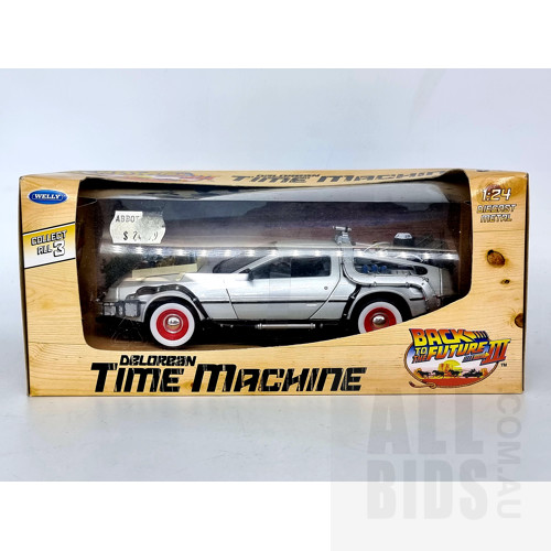 Welly Back To The Future III DeLorean Time Machine 1:24 Scale Model
