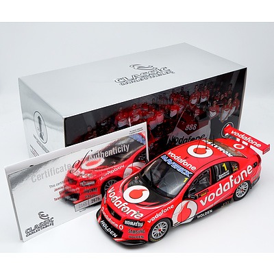 Classic Carlectables, 2010 VE Series II Commodore, Whincup/Dumbrell Bathurst 1000 Winner, 2165/2675, 1:18 Scale Model Car