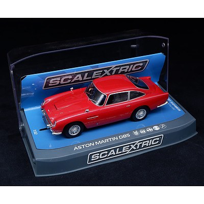 Scalextric, Aston Martin DB5, Red, 1:32 Scale Model