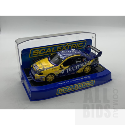 Scalextric, Ford BP Falcon Courtney, 1:32 Scale Model
