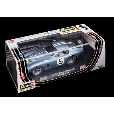Revell, 1964 Shelby Cobra Daytona Coupe Le Mans, 1:32 Scale Model