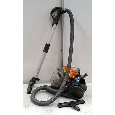Dyson DC19 Vacuum Cleaner