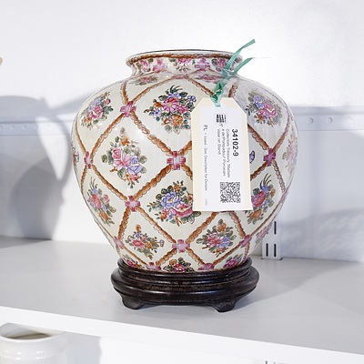 Collectors Treasury 'Madame de Pompadour' Porcelain Vase on Stand