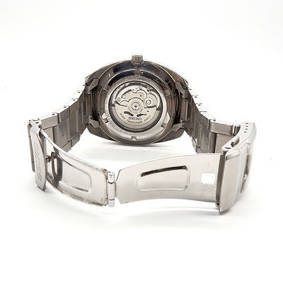 Gents Seiko 5 Sports Automatic 24 Jewel Wrist Watch