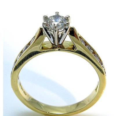 18ct Gold Diamond Ring - 0.85cts Tdw Est
