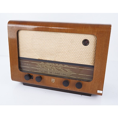 Antique Philips Timber Cased Valve Radio