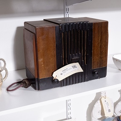 Antique Stromberg Carlson Model 53 Timber Cased Valve Radio