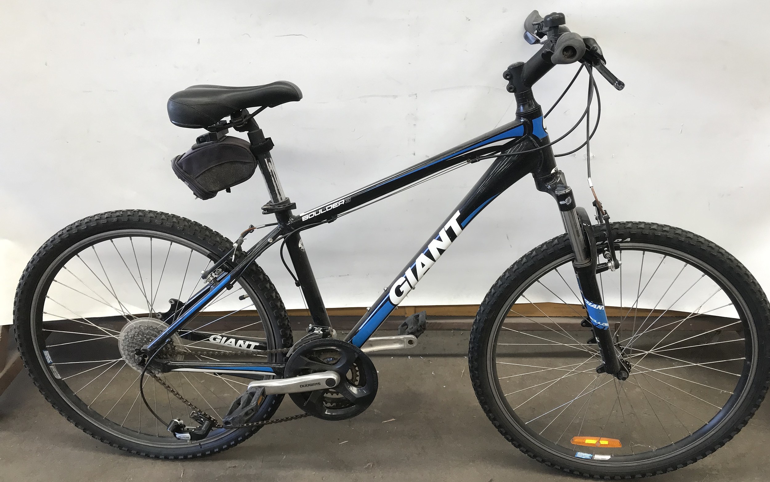 Giant Boulder 3 Mountain Bike Lot 1168140 ALLBIDS