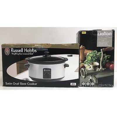 Russell Hobbs Satin Oval Slow Cooker and Crofton Mincer