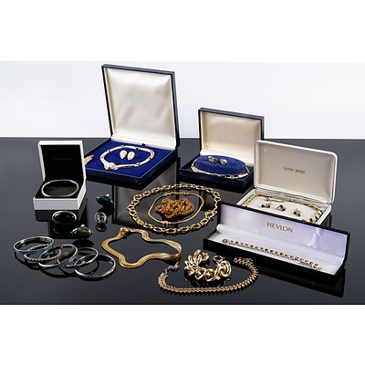 Group of Assorted Costume Jewellery