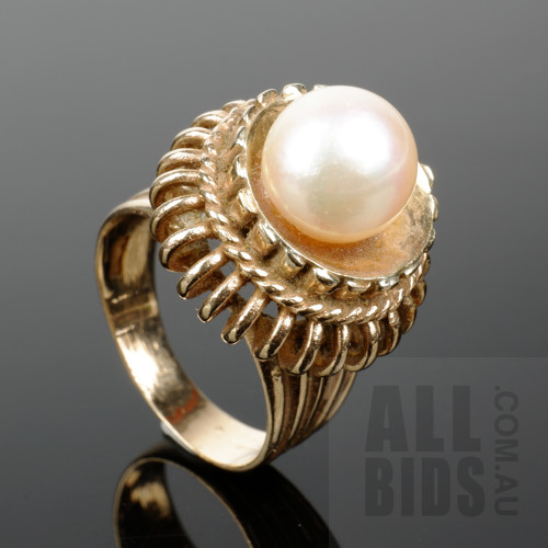 9ct Yellow Gold Cocktail Ring with Cultured Pearl