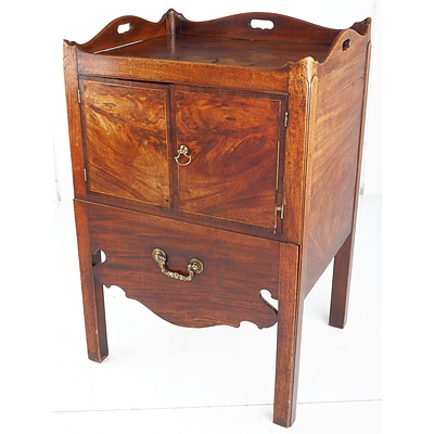 Georgian Mahogany Commode Cabinet with Pull Out Drawer