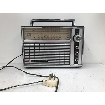 National Panasonic R-100B Radio