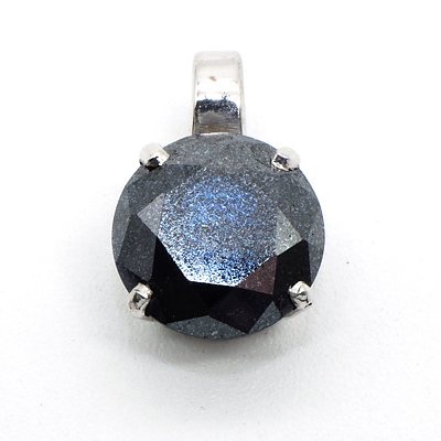 18ct White Gold Pendant with Round Brilliant Cut Opaque Black Synthetic Gem