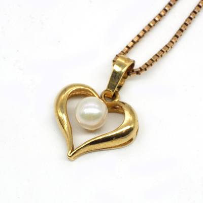9ct Yellow Gold Box Chain with 9ct Heart Pendant and White Cultured Pearl, 4.5g