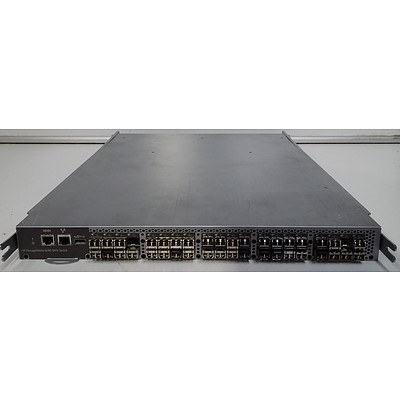 HP (AM869A) StorageWorks 8/40 Base (24) SAN Switch with 8Gb Transceivers