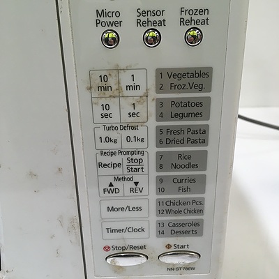 Panasonic NN-ST786W Microwave Oven