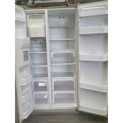 LG 594 Litre Side By Side Stainless Steel Refrigerator/Freezer With Ice Maker