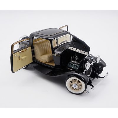 Franklin Mint Diecast Model 1932 Ford Deuce Coupe