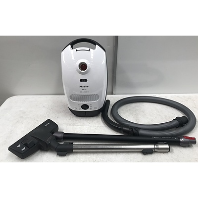 Miele S2130 Vacuum Cleaner