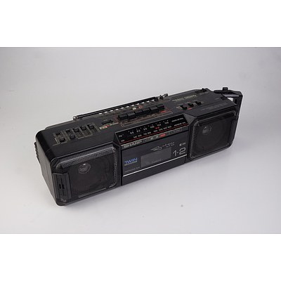 Vintage Sharp WQ-T2821 Portable AM/FM Cassette Recorder