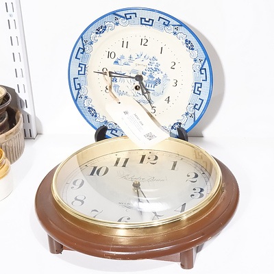 Vintage Willow Brand Metal Willow Pattern Clock and a Roberts and Daron Wooden Wall Clock (2)