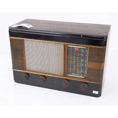 Antique Philips Walnut Cased Valve Radio