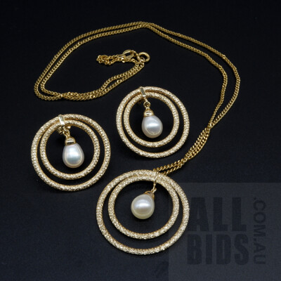 9ct Yellow Gold Double Circle Pendant with a Freshwater Pearl on a Curb Link Chain with Matching Earrings