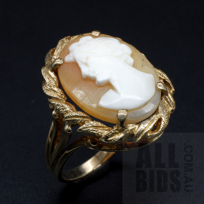 9ct Yellow Gold Shell Cameo Ring, 4g