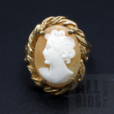 9ct Yellow Gold Shell Cameo Ring, 4g