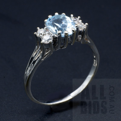 18ct White Gold with Oval Facetted Topaz and Four RBC Diamonds, 4.5g