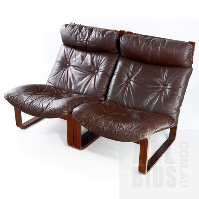 Two Tessa T8 Tan Leather Upholstered Lounge Chairs, Designed by Fred Lowen
