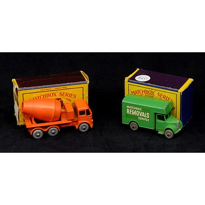 Vintage Moko Lesney Matchbox Series No 26 Cement Truck  and  No 17 Removals Truck (2)