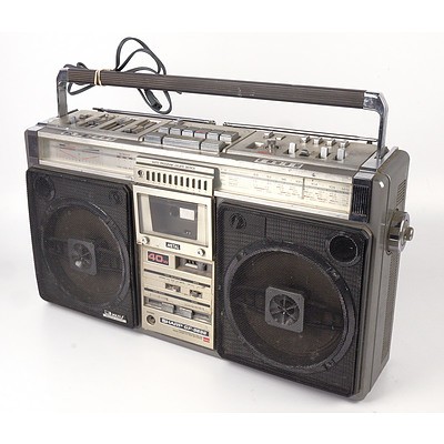 Vintage Sharp 9696Z Portable Radio Cassette tape Recorder with Three Way Speaker