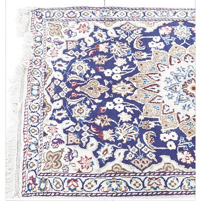 Persian Kashan Hand Knotted Wool Pile Rug