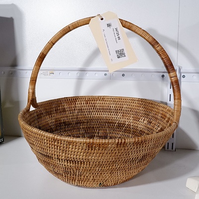 PNG Woven Basket
