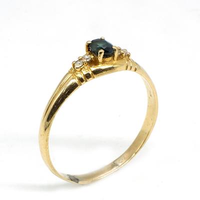 14ct Yellow Gold Sapphire and CZ Ring, 2.2g