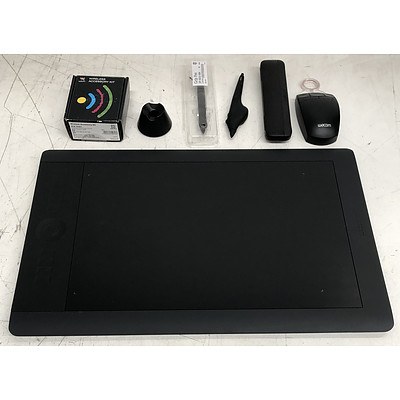Wacom (PTH-850) Intuos 5 Touch Large Pen Tablet