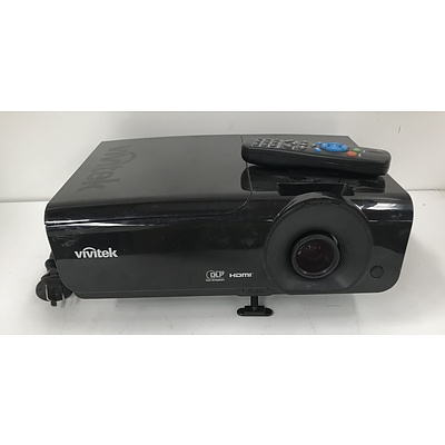 Vivitek D952HD DLP Multimedia Projector