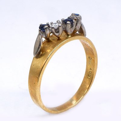 18ct Yellow and White Gold Ring with Three Round Facetted Blue Sapphires and Two RBC Diamonds, 4.5g